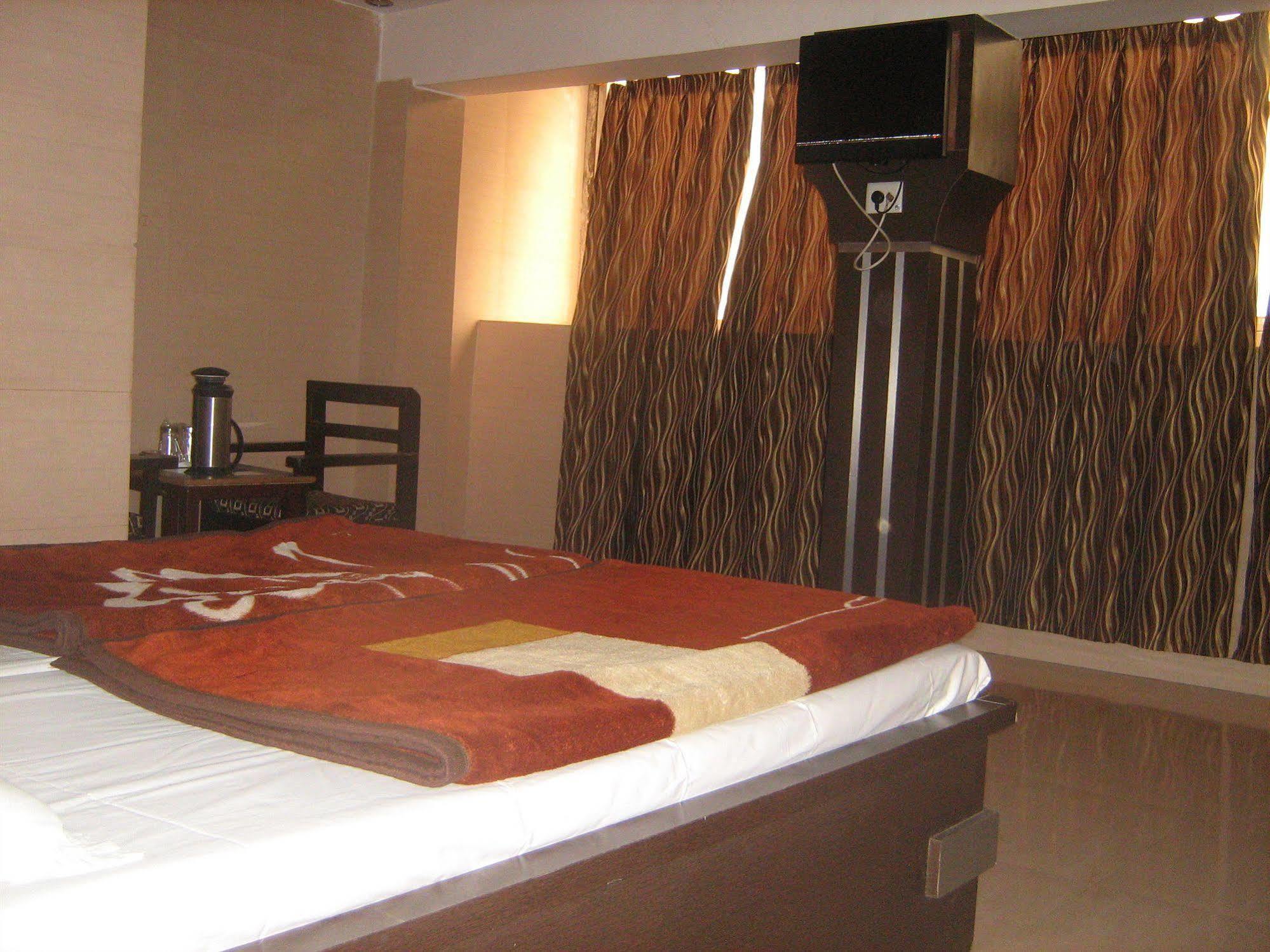 Hotel Gyan Haridwār Extérieur photo