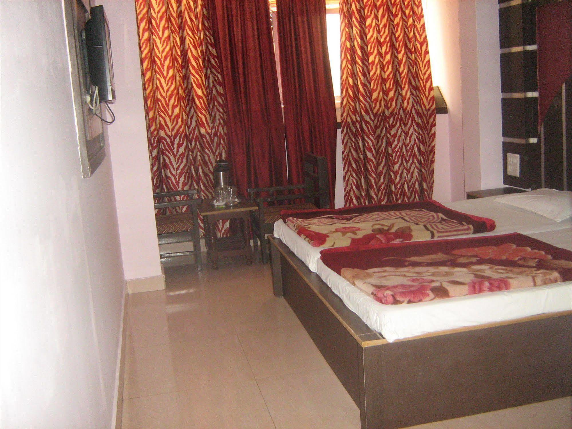 Hotel Gyan Haridwār Extérieur photo