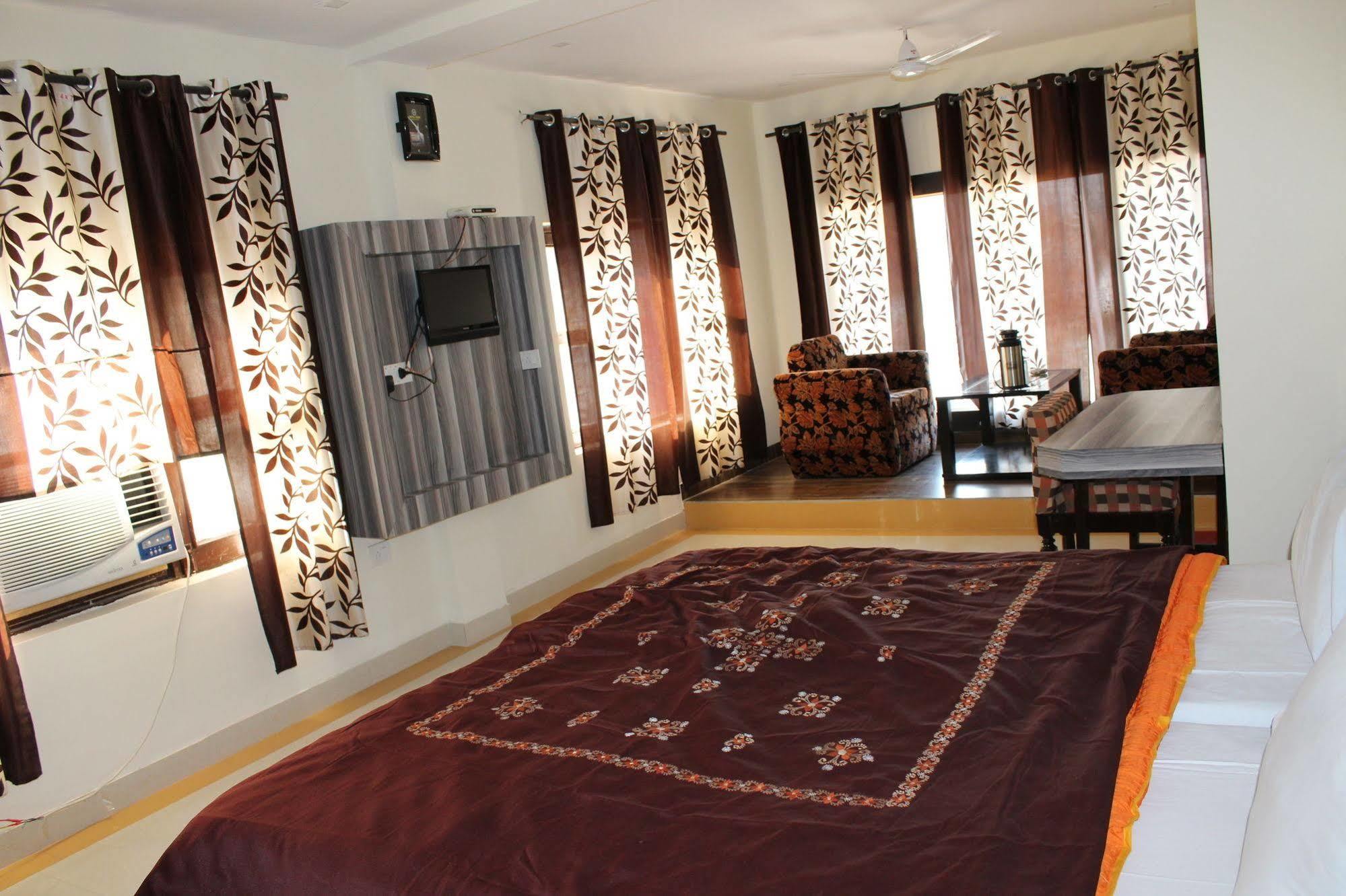 Hotel Gyan Haridwār Extérieur photo
