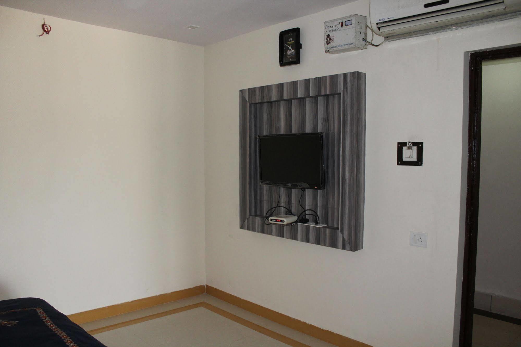 Hotel Gyan Haridwār Extérieur photo