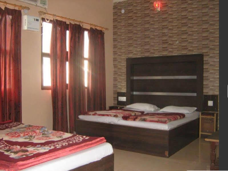 Hotel Gyan Haridwār Extérieur photo